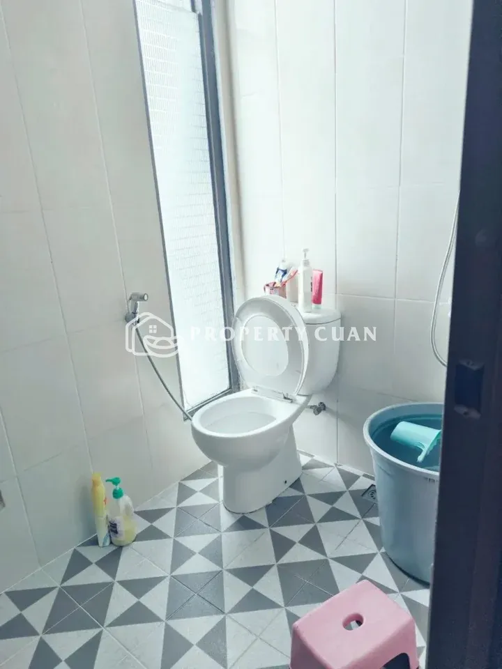 Rumah dijual di Padma Residence, Alam Sutera - Kamar Mandi