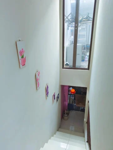 Rumah dijual di Padma Residence, Alam Sutera - Tangga