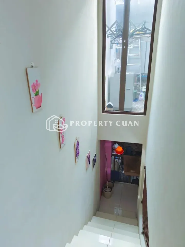 Rumah dijual di Padma Residence, Alam Sutera - Tangga