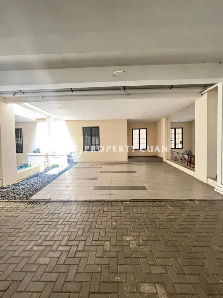 Rumah dijual di Margonite, Suvarna Sutera - Carport