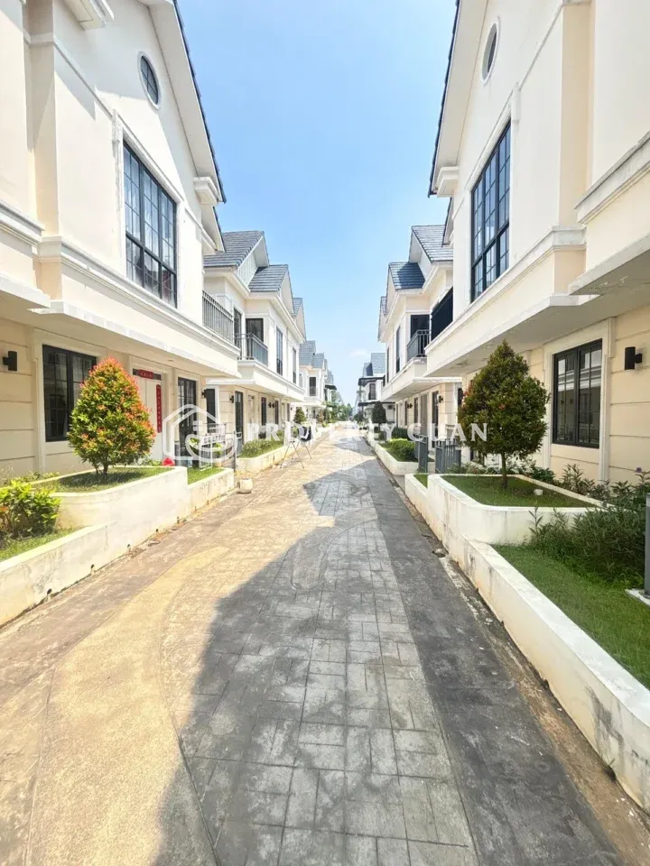 Rumah dijual di Margonite, Suvarna Sutera - Lingkungan