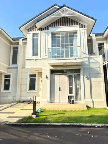 Rumah Disewakan di Regalia, Suvarna Sutera — 4 KT, LT 96 m²