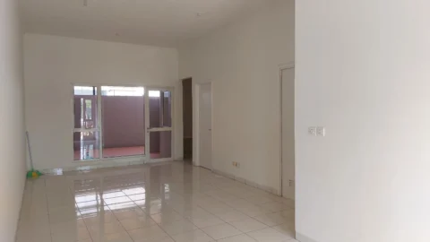Rumah dijual di Fedora, Suvarna Sutera - Ruang Keluarga
