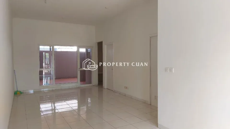 Rumah dijual di Fedora, Suvarna Sutera - Ruang Keluarga