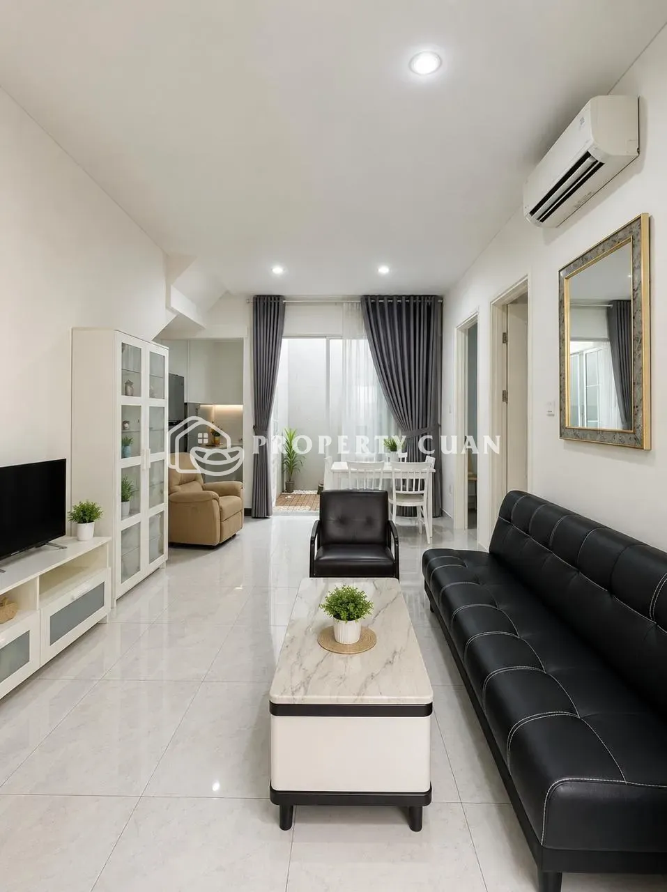 Rumah disewakan di Regalia, Suvarna Sutera - Ruang Tamu