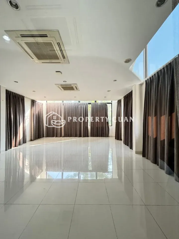 Rumah disewakan di Regalia, Suvarna Sutera - Ruang Kerja