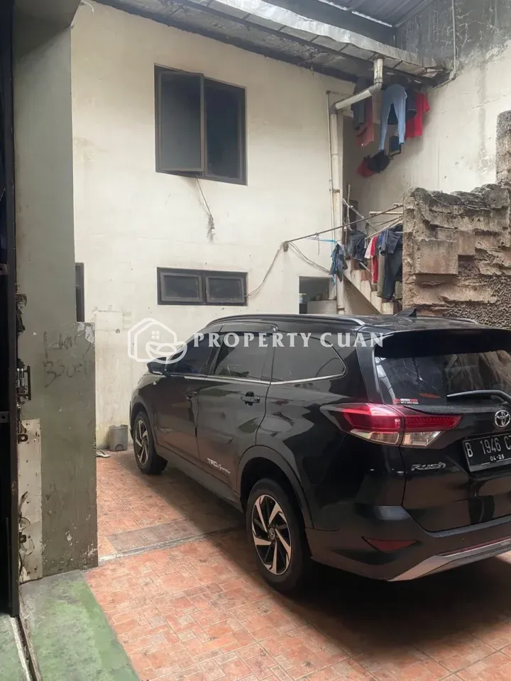 Gudang dijual di Multiguna, Alam Sutera - Carport 2