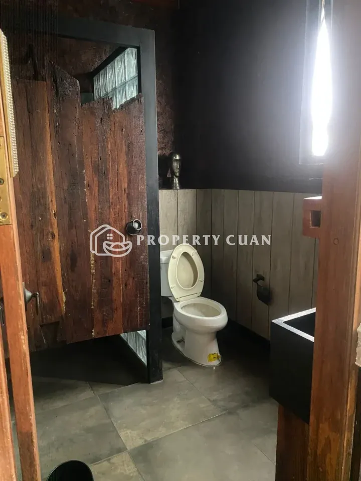 Gudang dijual di Multiguna, Alam Sutera - Kamar Mandi 3