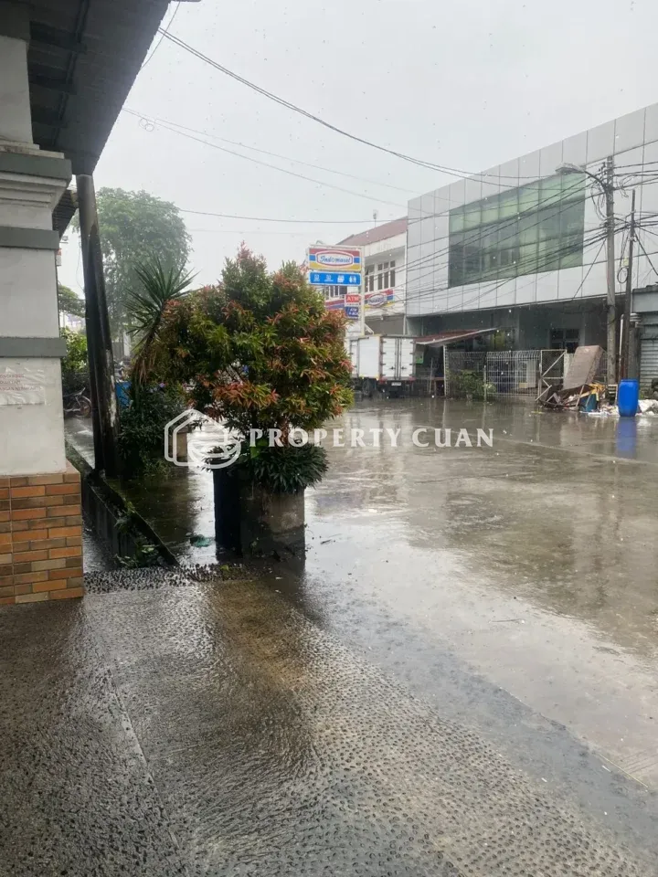 Gudang dijual di Multiguna, Alam Sutera - Jalan Depan