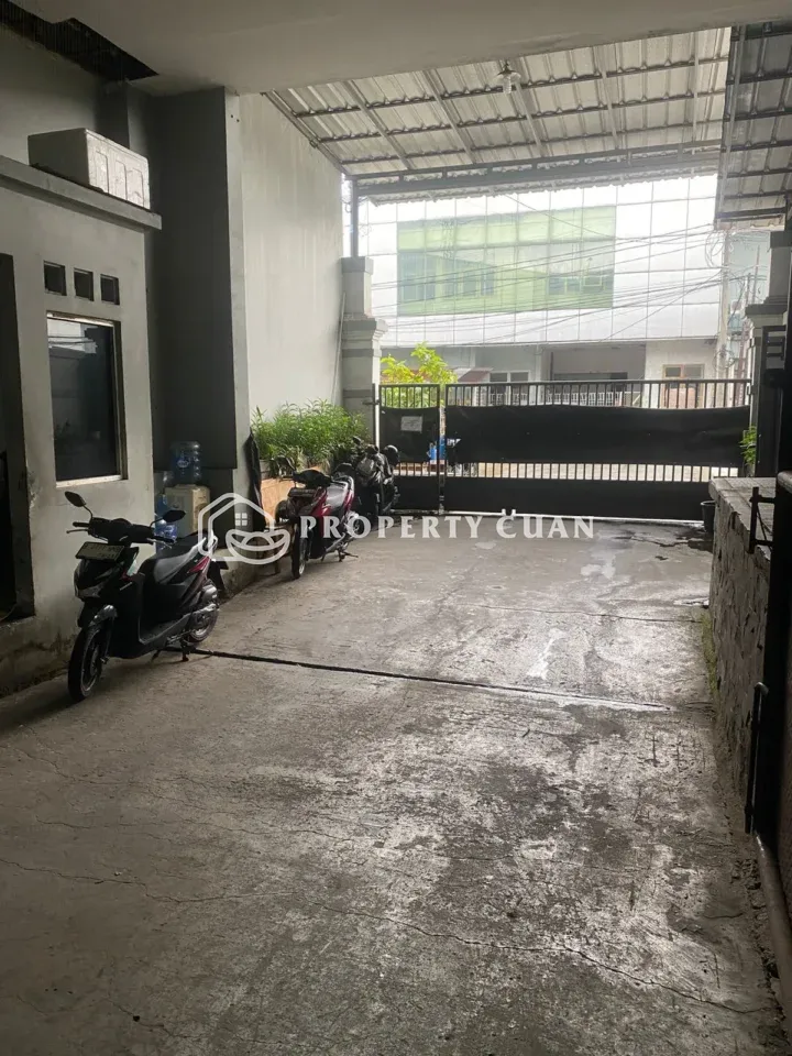 Gudang dijual di Multiguna, Alam Sutera - Carport
