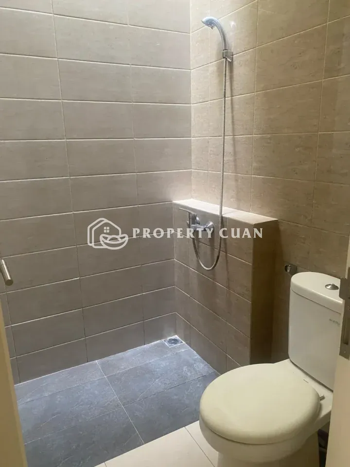 Ruko disewakan di Sutera Leora, Alam Sutera - Kamar Mandi 2