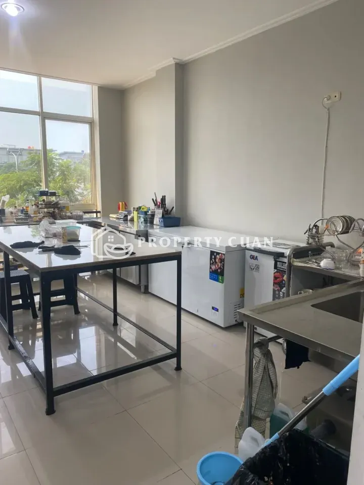 Ruko Disewakan di Ruko Golf Island, PIK — LT 67 m², LB 270 m² — foto 4