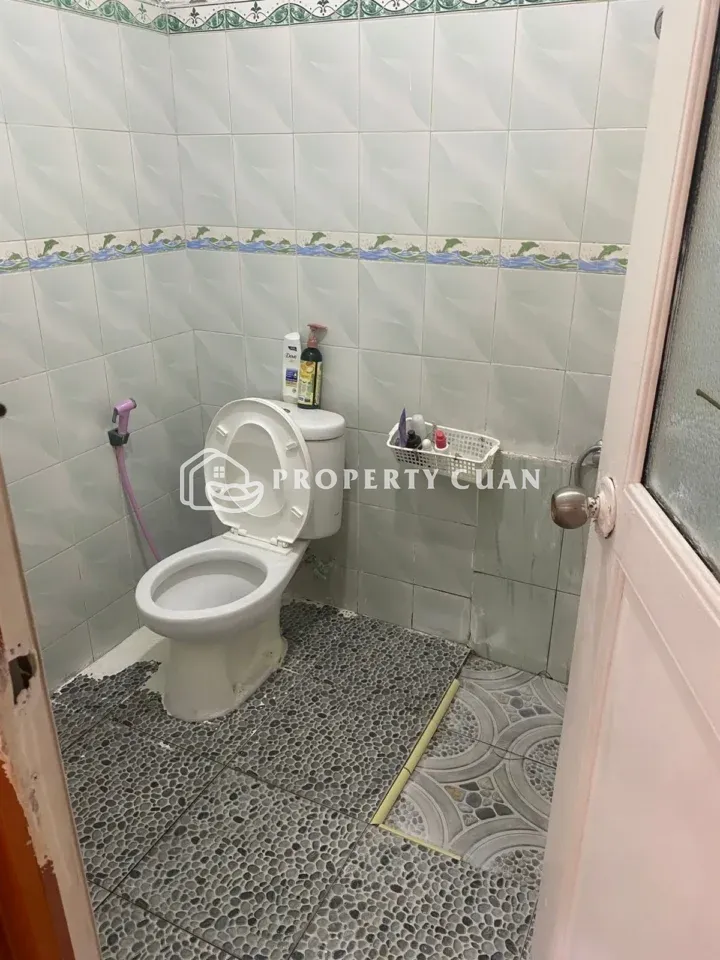 Rumah dijual di Permata Puri Media, Puri - Kamar Mandi