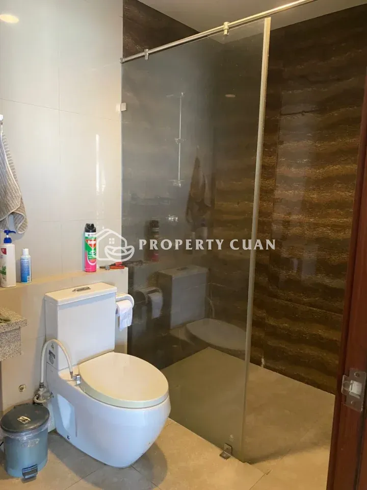 Apartemen dijual di Lucky, Pinangsia - Kamar Mandi