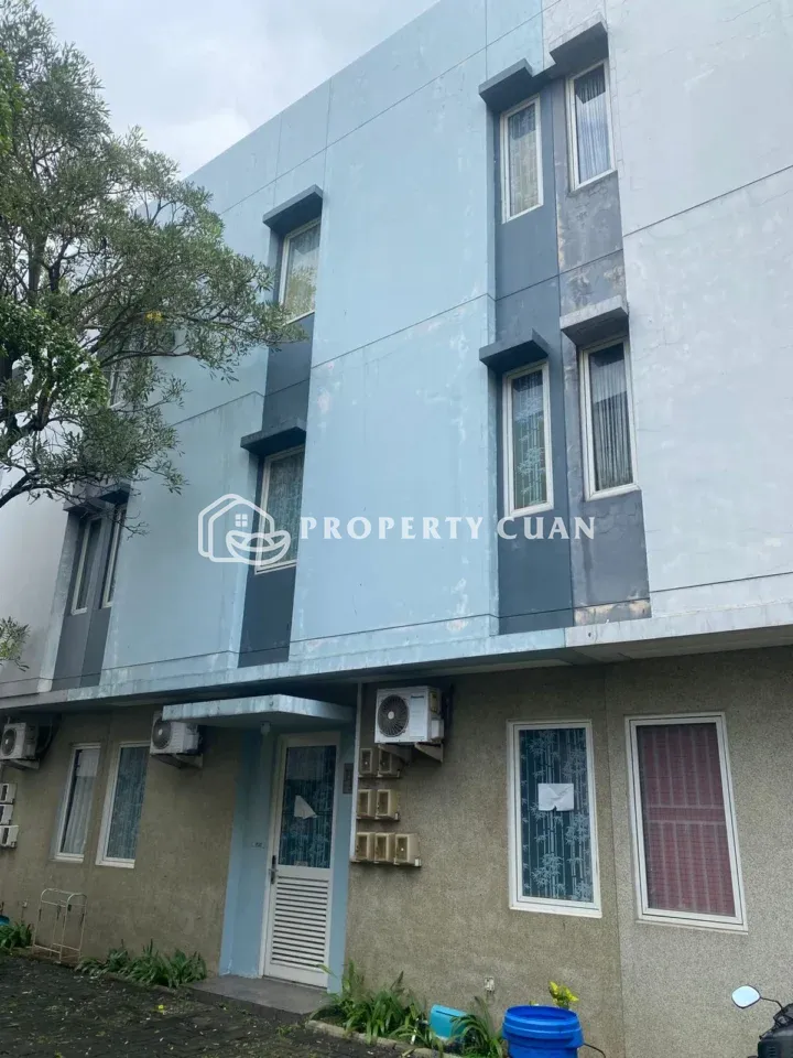 Kost dijual di Rumah Kost Piazza The Mozia, BSD - Tampak Depan