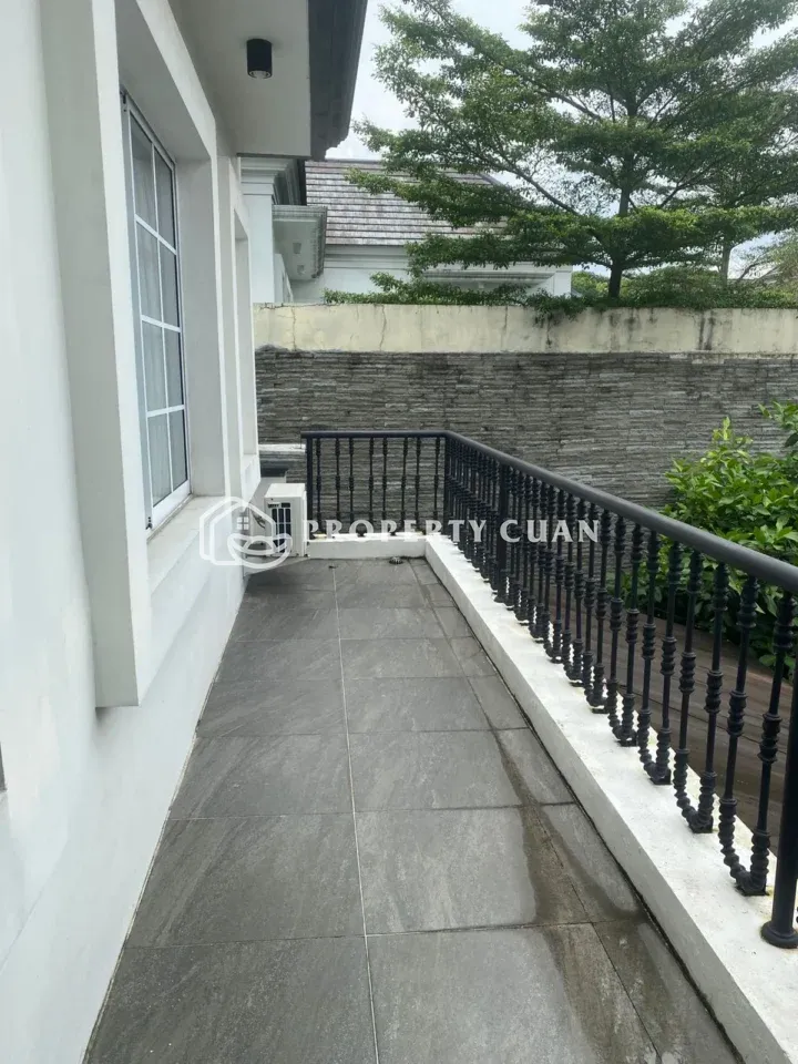 Rumah disewakan di De Maja, BSD - Balkon