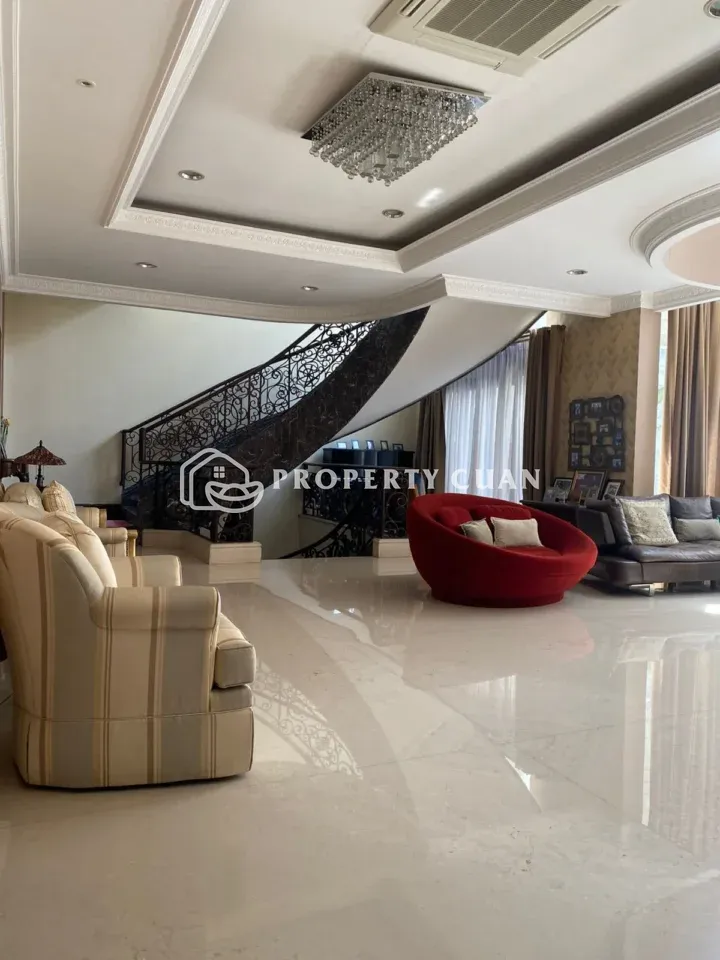 Rumah dijual di Phg Crown Golf, Gading Serpong - Ruang Keluarga
