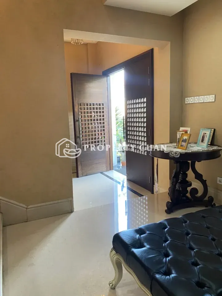 Rumah dijual di Phg Crown Golf, Gading Serpong - Ruang Tamu