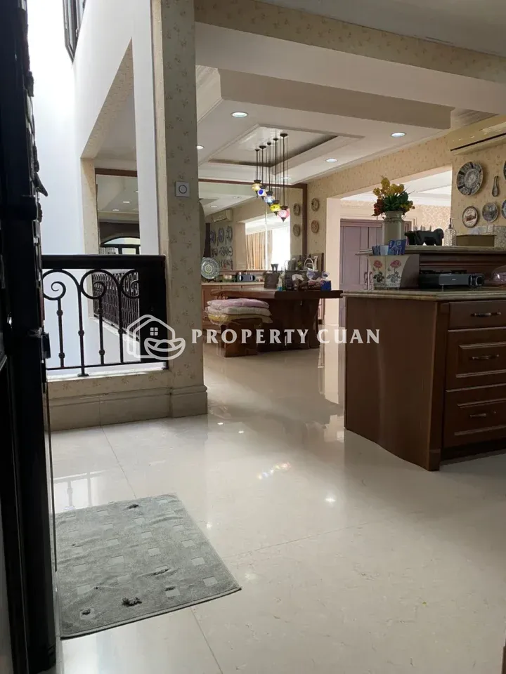Rumah dijual di Phg Crown Golf, Gading Serpong - Dapur