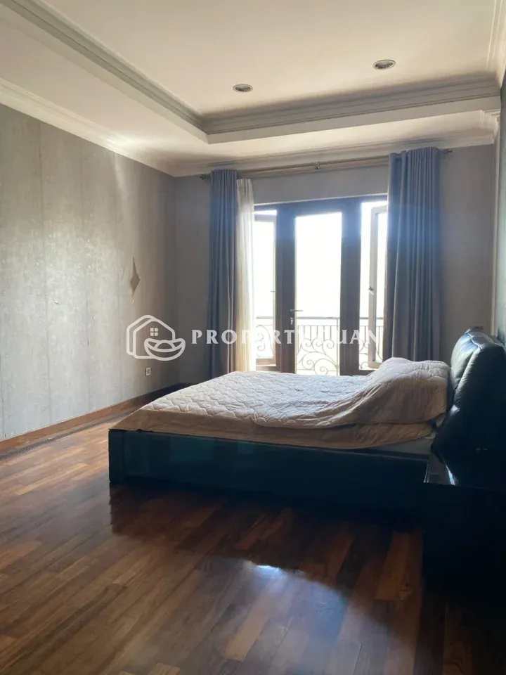Rumah dijual di Phg Crown Golf, Gading Serpong - Kamar Tidur