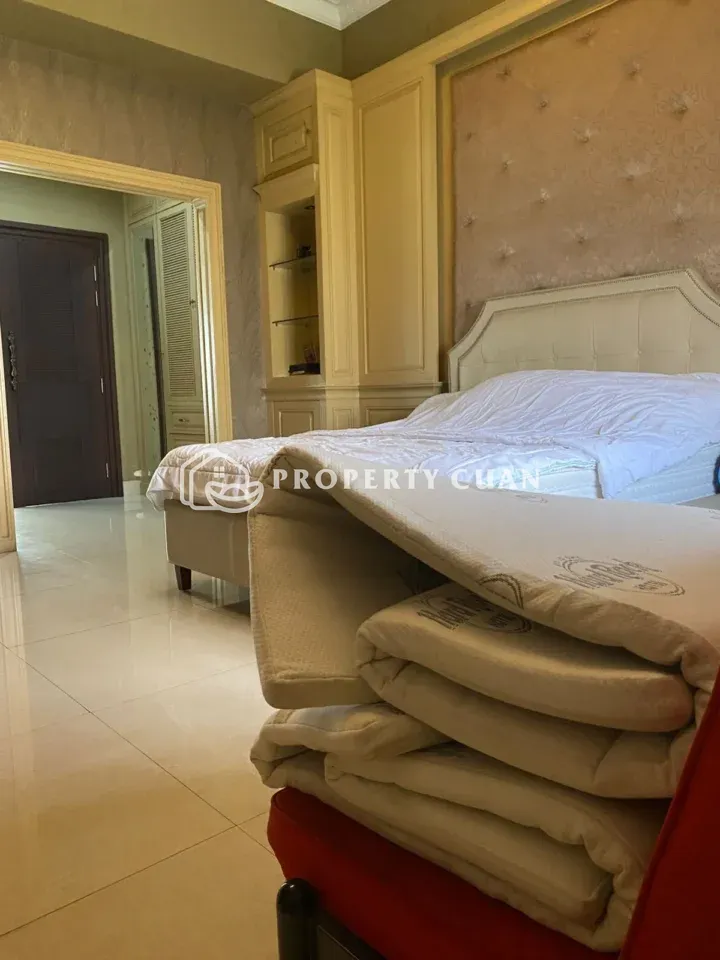 Rumah dijual di Phg Crown Golf, Gading Serpong - Kamar Tidur 2