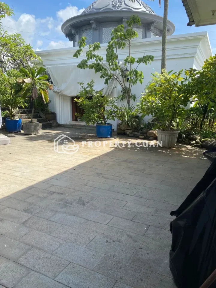 Rumah dijual di Phg Crown Golf, Gading Serpong - Taman