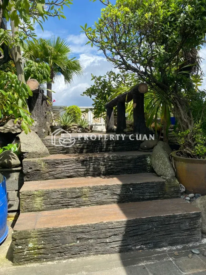 Rumah dijual di Phg Crown Golf, Gading Serpong - Taman 2
