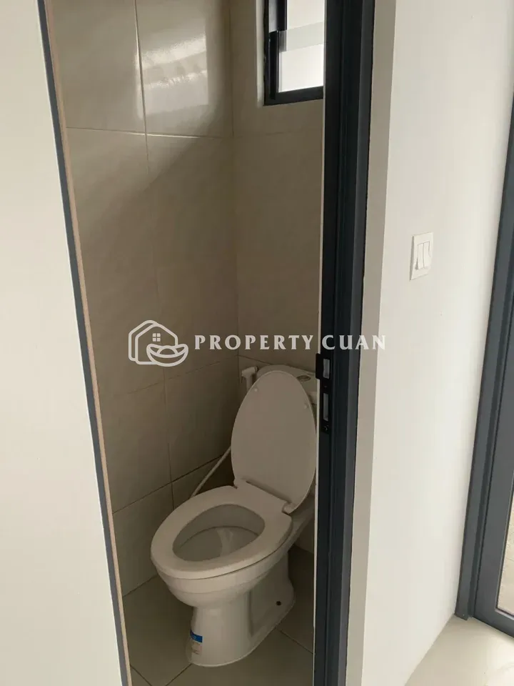 Rumah dijual di XYZ Flo, Park Serpong - Kamar Mandi