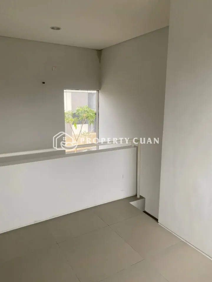 Rumah dijual di XYZ Flo, Park Serpong - Tangga