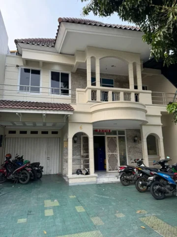 Rumah Dijual di Camar Elok, PIK — 5 KT, LT 270 m²