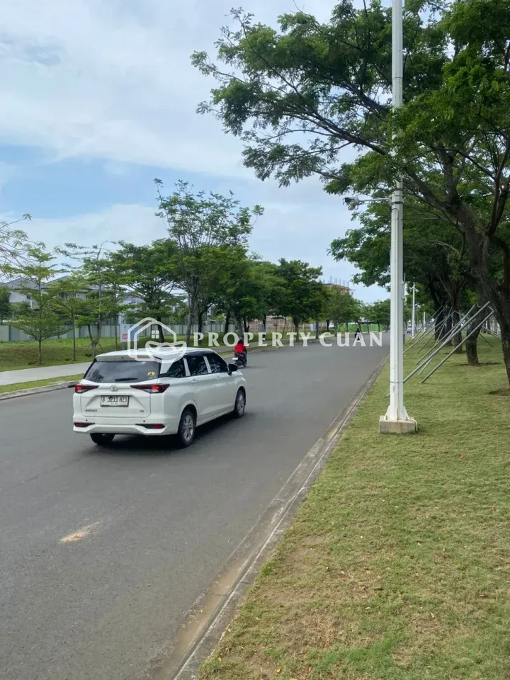 Kavling Komersial dijual di Asia Afrika, PIK 2 - Jalan Depan 3