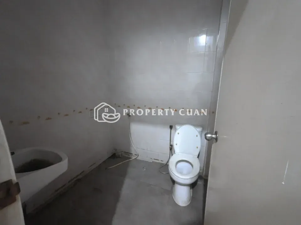 Ruko disewakan di Rukan Exclusive BGM, PIK 2 - Kamar Mandi