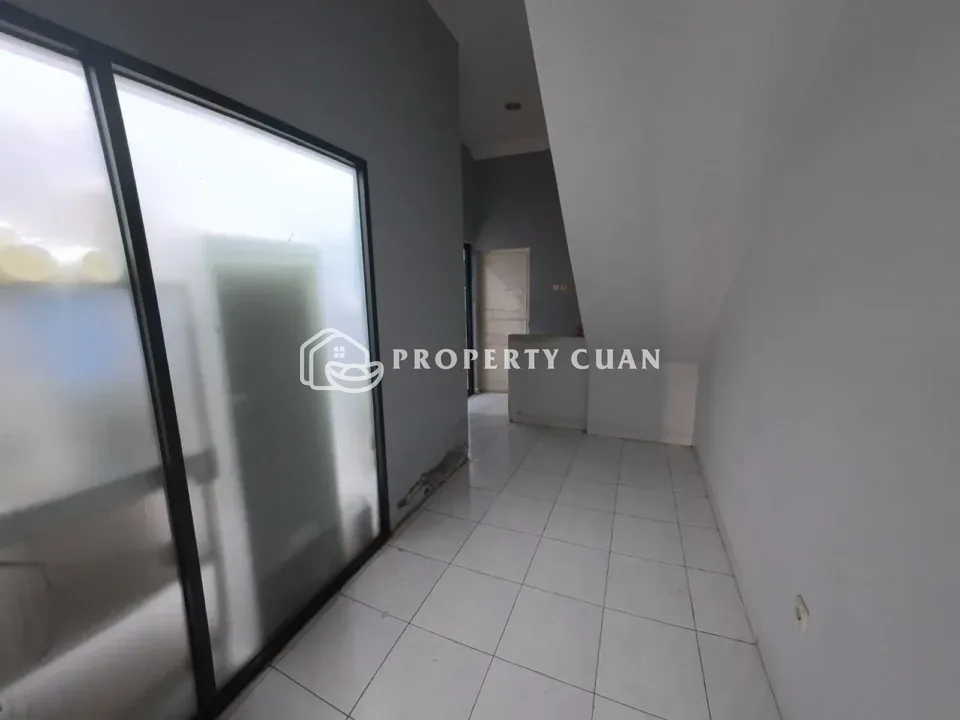 Ruko disewakan di Rukan Exclusive BGM, PIK 2 - Tangga