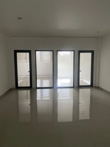 Ruko dijual di Ayodhya Square, Tangerang - Ruang Tamu 2