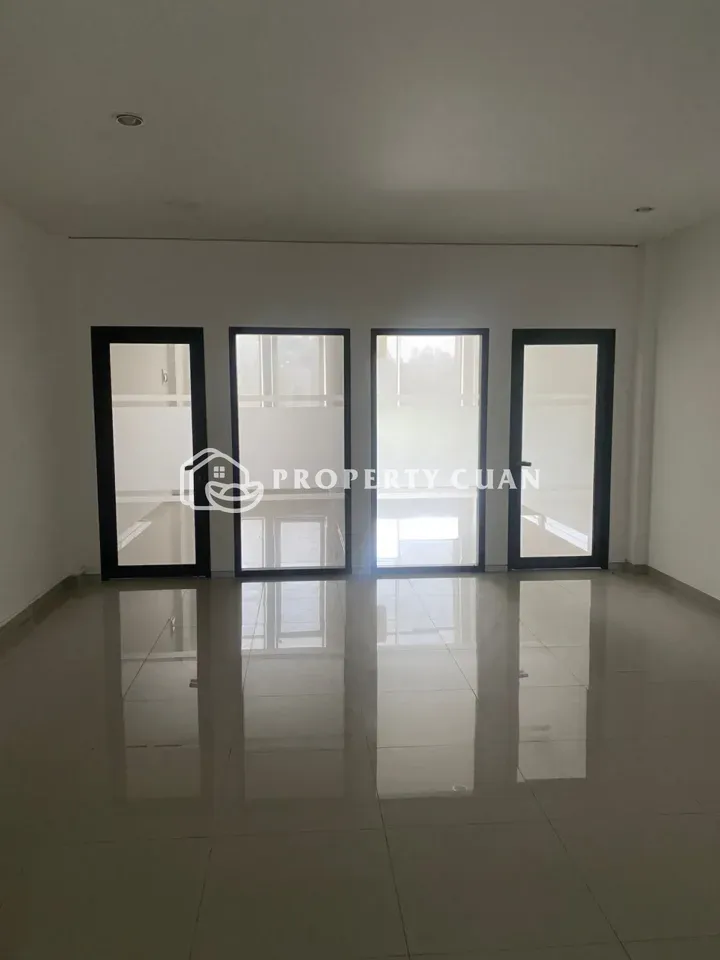 Ruko dijual di Ayodhya Square, Tangerang - Ruang Tamu 2