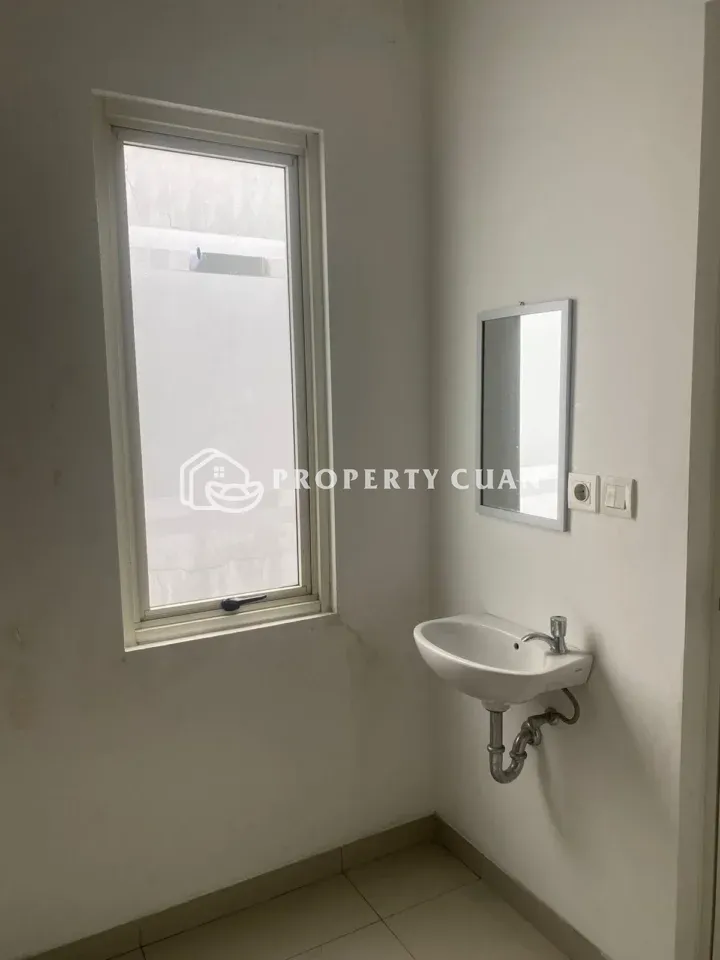 Ruko dijual di Ayodhya Square, Tangerang - Kamar Mandi 2