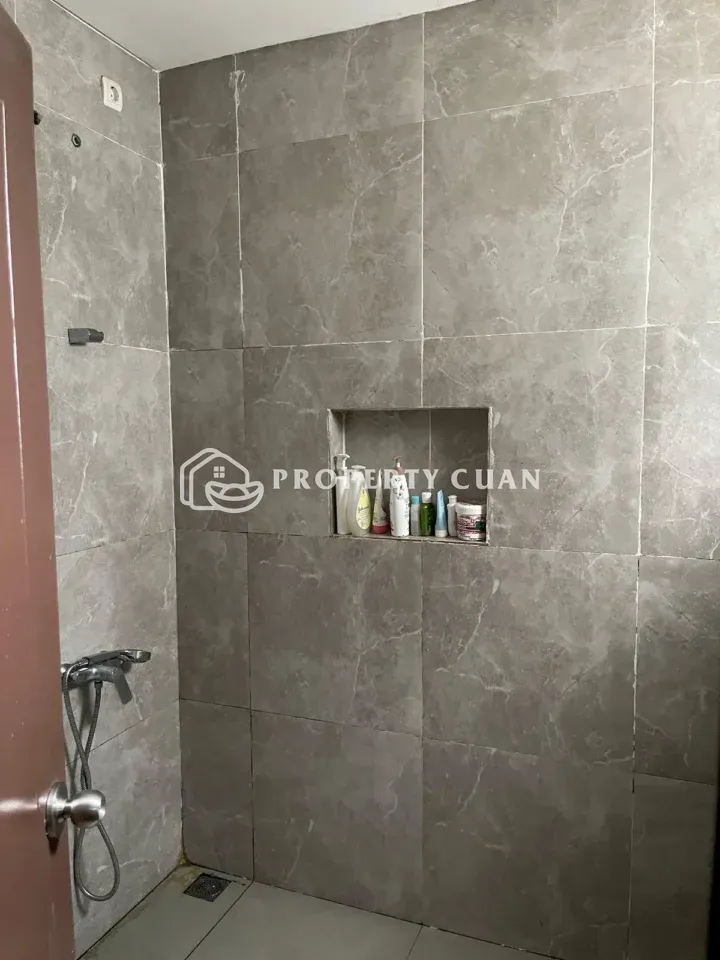 Rumah dijual di The Northbend, Karang Tengah - Kamar Mandi