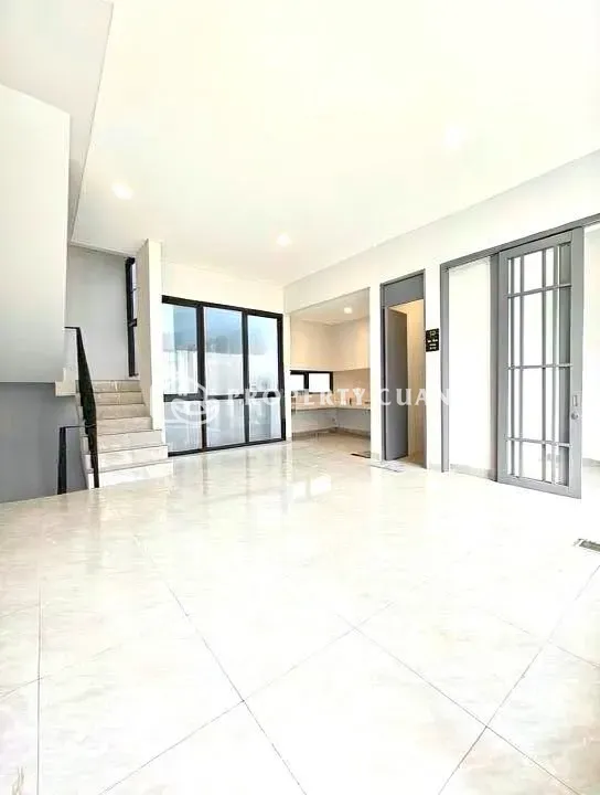 Rumah dijual di Aether, BSD - Ruang Keluarga 2