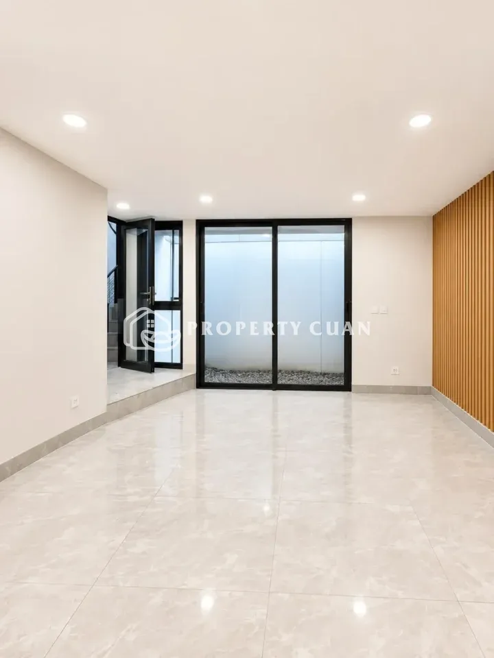 Rumah dijual di Aether, BSD - Ruang Keluarga 3