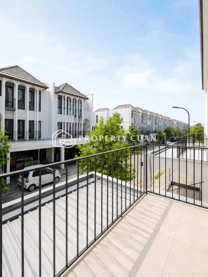 Rumah dijual di Aether, BSD - Balkon