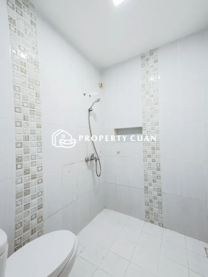 Rumah Dijual di Alam Sutera — 3 KT, LT 136 m² — foto 9