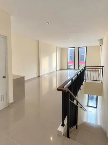 Ruko Dijual di Verona, Gading Serpong — LT 55 m², LB 110 m² — foto 4