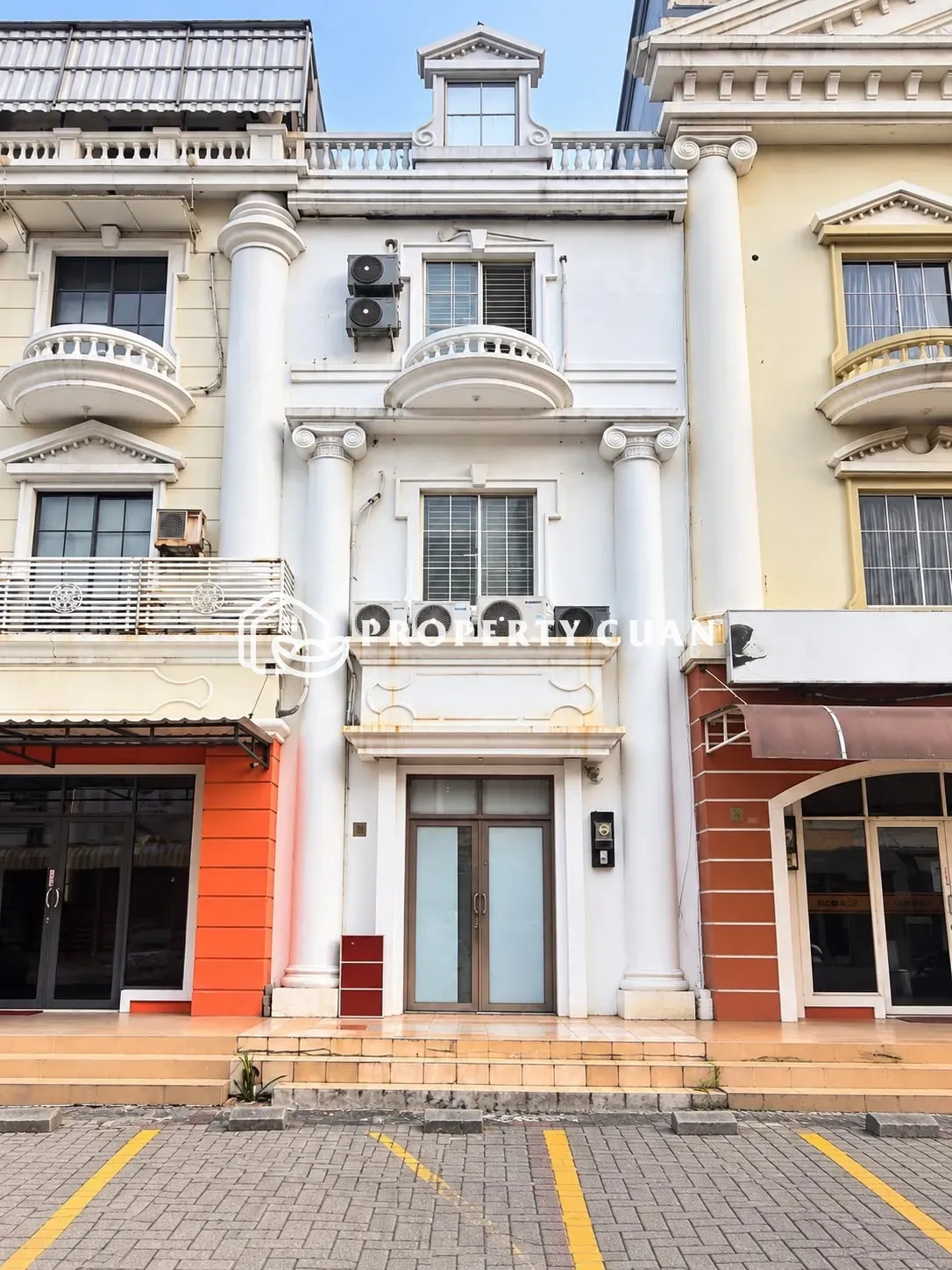 Ruko Disewakan di Ruko Exclusive Pik, PIK — LT 75 m², LB 260 m² — foto 1
