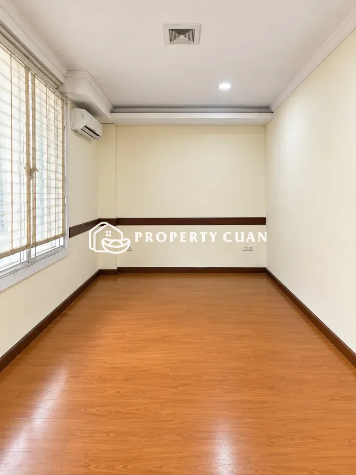 Ruko Disewakan di Ruko Exclusive Pik, PIK — LT 75 m², LB 260 m² — foto 6