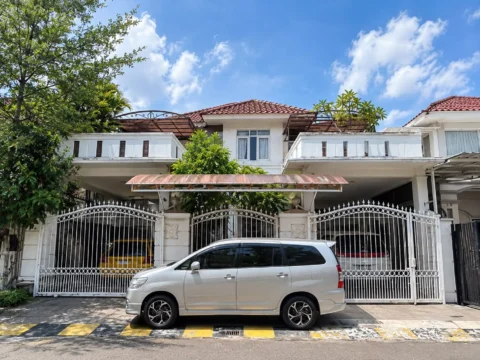 Rumah Dijual di Puspita Loka, BSD — 4 KT, LT 243 m²